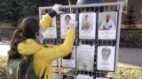 A Libertarian Party representative arranges a memorial in September 2020  to doctors who died from COVID-19 in Ufa, the regional seat of Bashkortostan.
